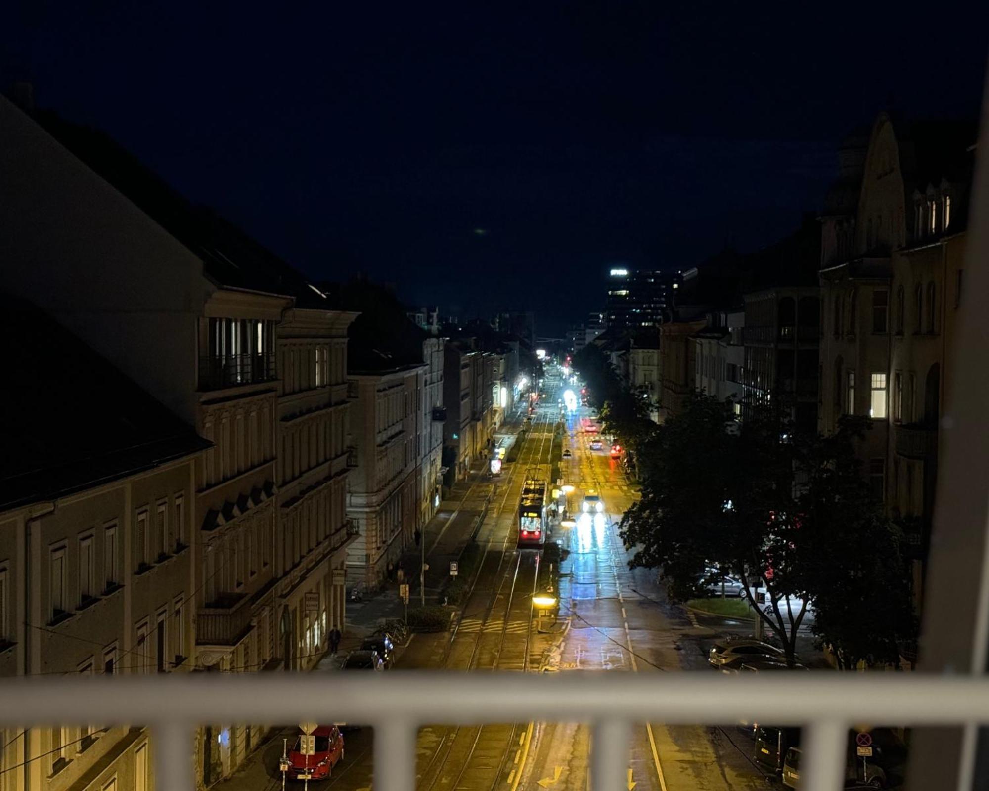 Modernes Apartment Im Zentrum Von Graz Exteriör bild